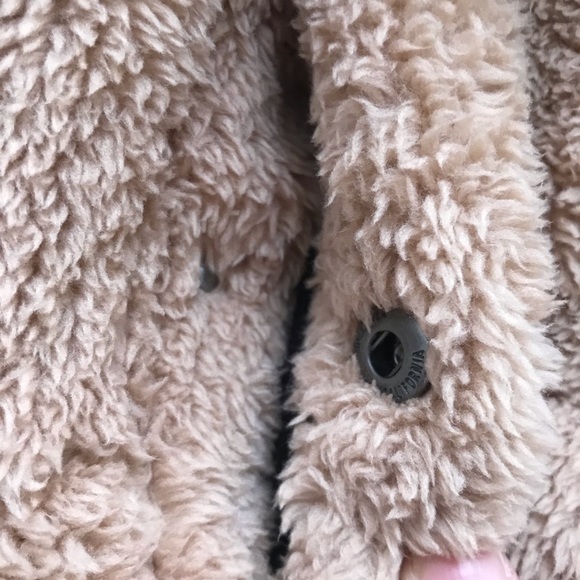 Hollister Cozy Mockneck Puffer Sherpa Jacket Beige - Picture 10 of 14